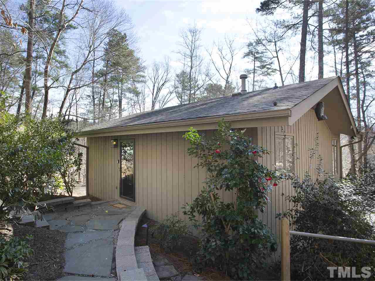 806 Kenmore Road Chapel Hill, NC 27514 - Photo 25 of 30 a front view of a house with garden