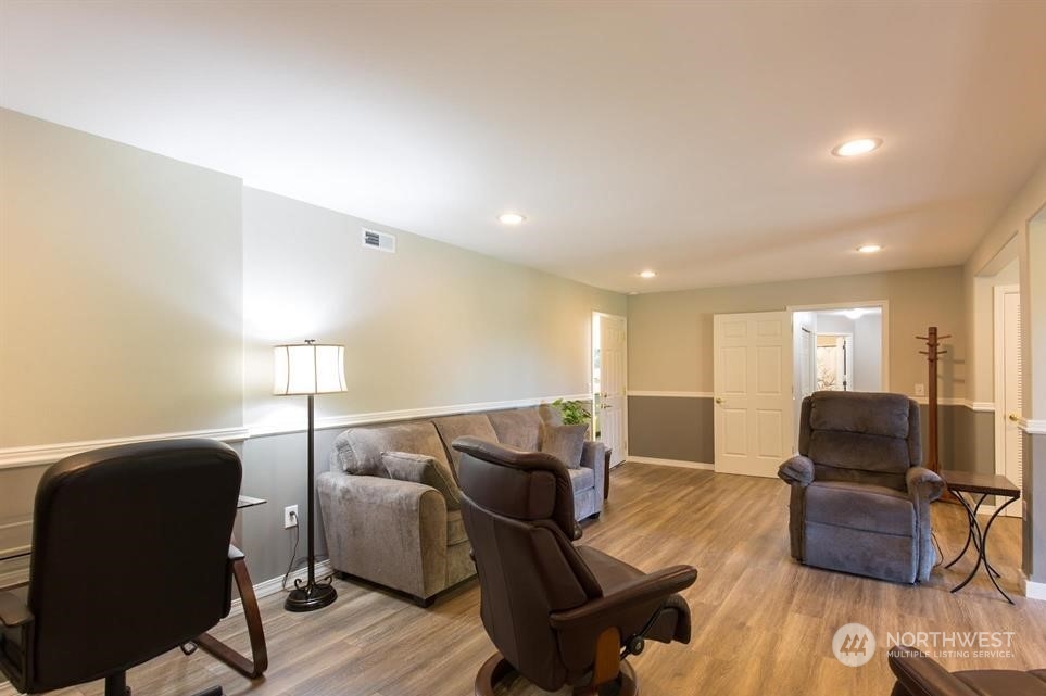 50 Henkes Road Sequim, WA 98382 - Photo 32 of 40 a living room with furniture