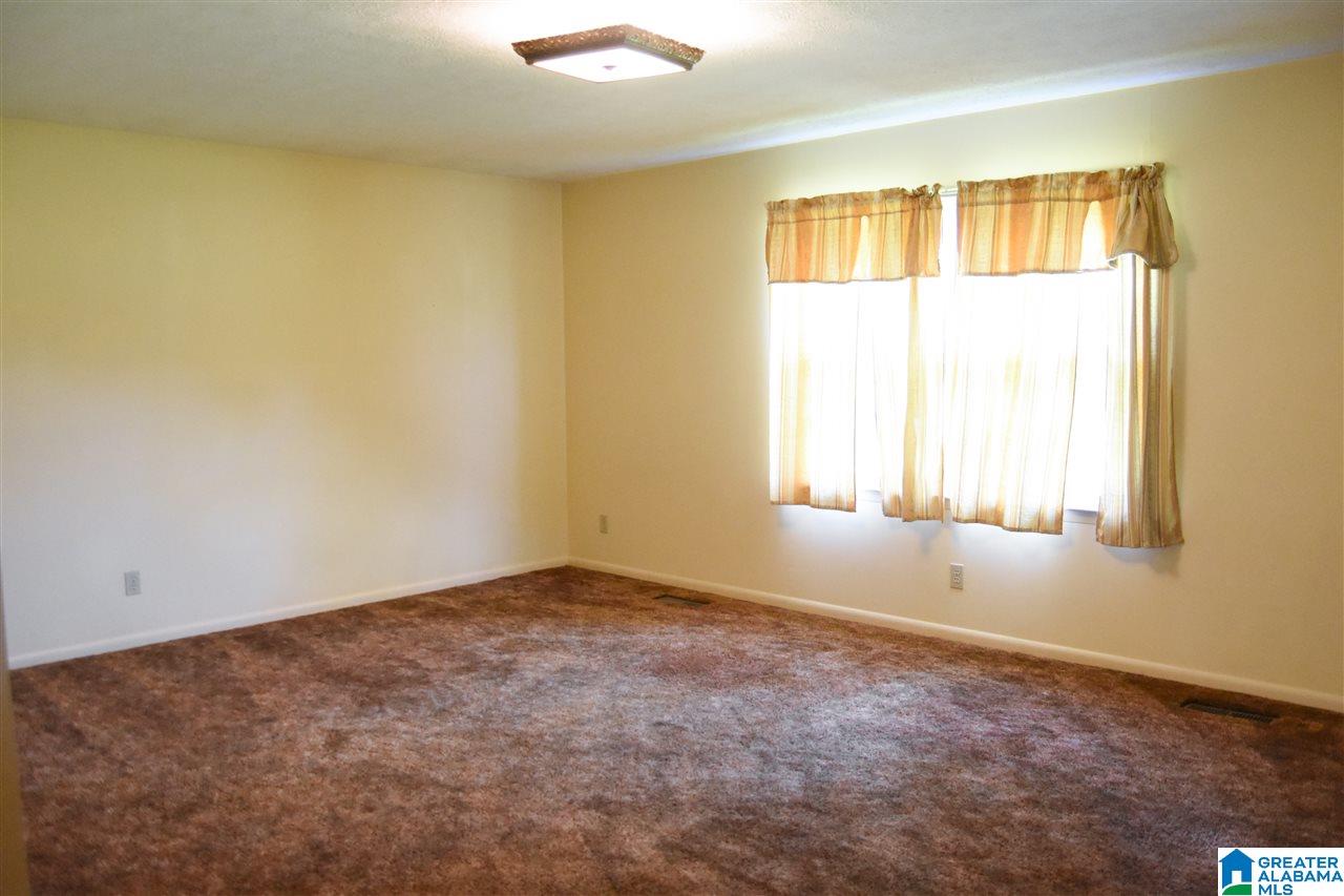1622 Gate 8 Road Anniston, AL 36201 - Photo 5 of 38