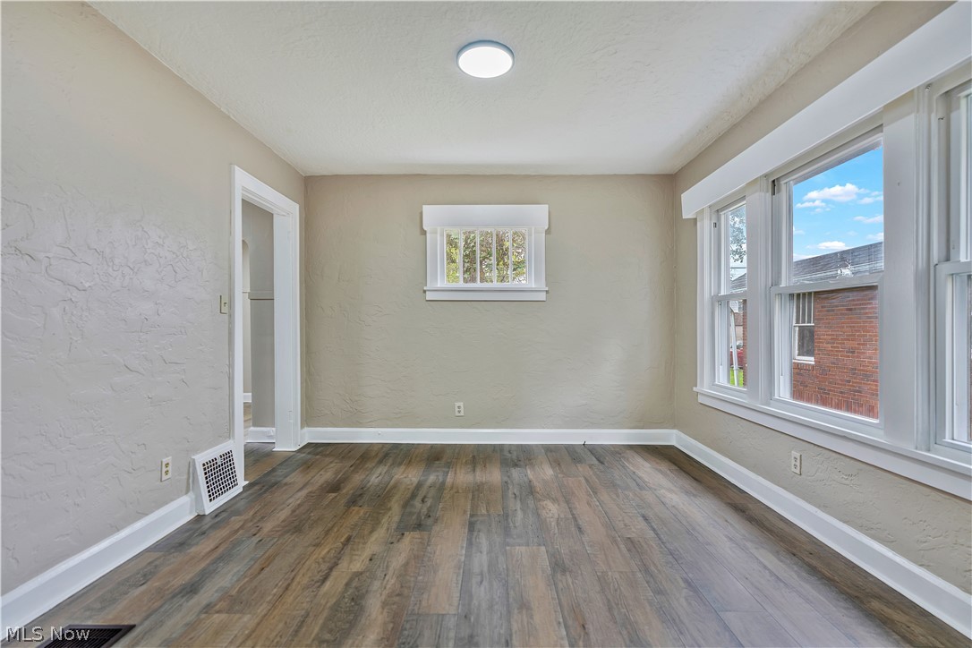 2910 13th Street Northwest Canton, OH 44708 - Photo 13 of 35