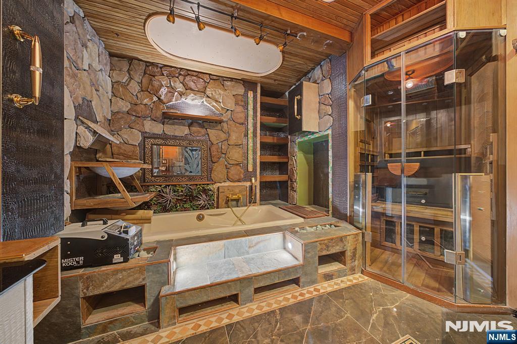1225 River Road, Unit 7D Edgewater, NJ 07020 - Photo 41 of 47 Gallery Image 41