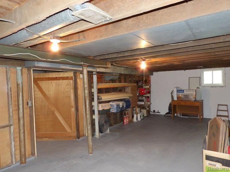 16227 Middlebelt Road Romulus, MI 48174 - Photo 34 of 34 100_3692.jpg