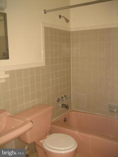 4525 Bill Moxley Road Mount Airy, MD 21771 - Photo 14 of 26 Bath #1
