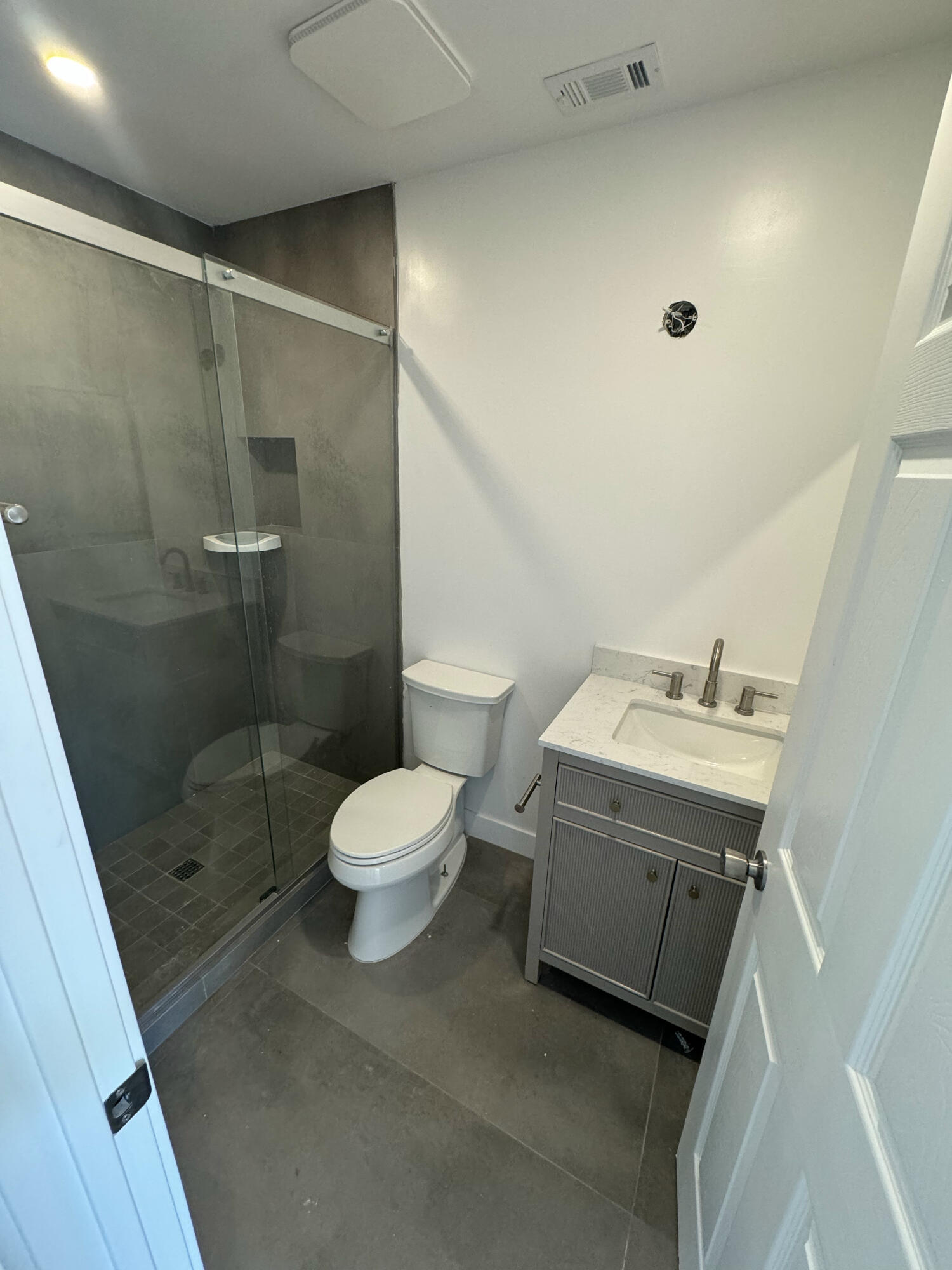 32525 Monte Vista Road Cathedral City, CA 92234 - Photo 5 of 10 a bathroom with a sink toilet and shower