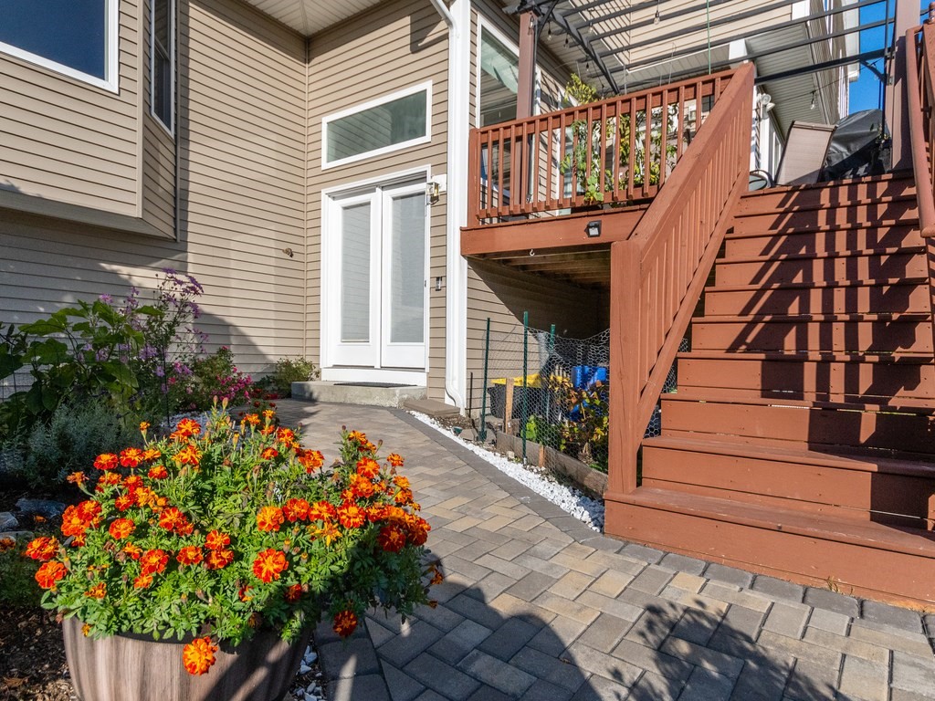 2 Queen Isabella Way, Unit 2 Ashland, MA 01721 - Photo 2 of 34