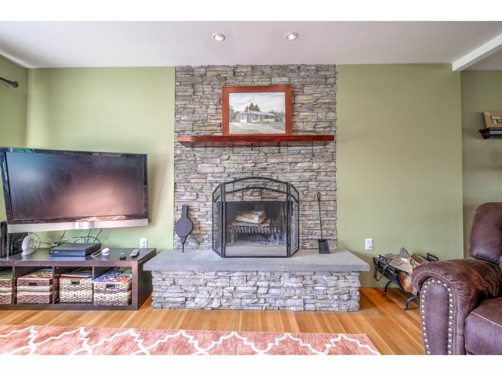 38 Clement Road Hudson, NH 03051 - Photo 5 of 35