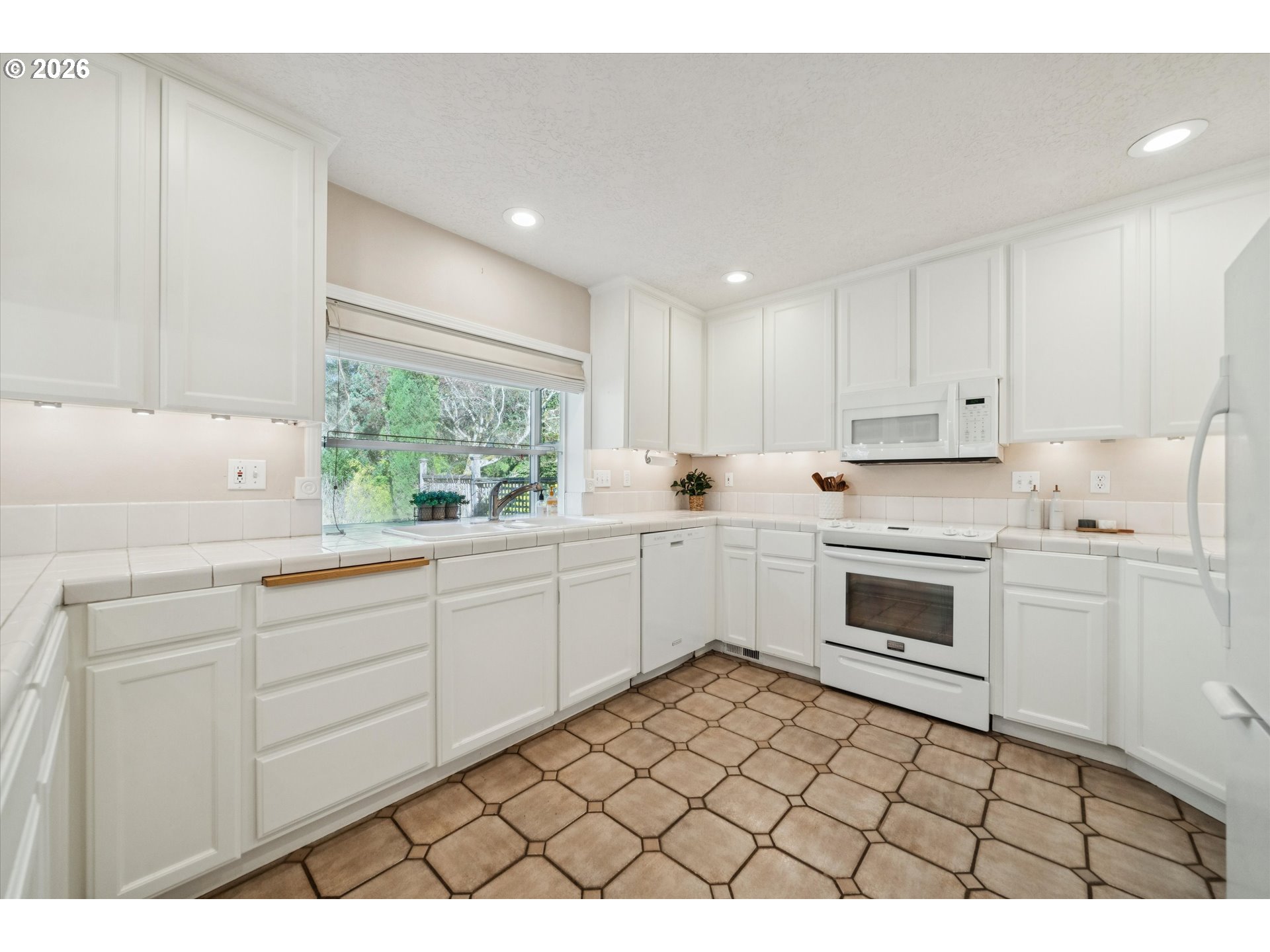 38101 Southeast Hauglum Road Sandy, OR 97055 - Photo 10 of 40 Gallery Image 10