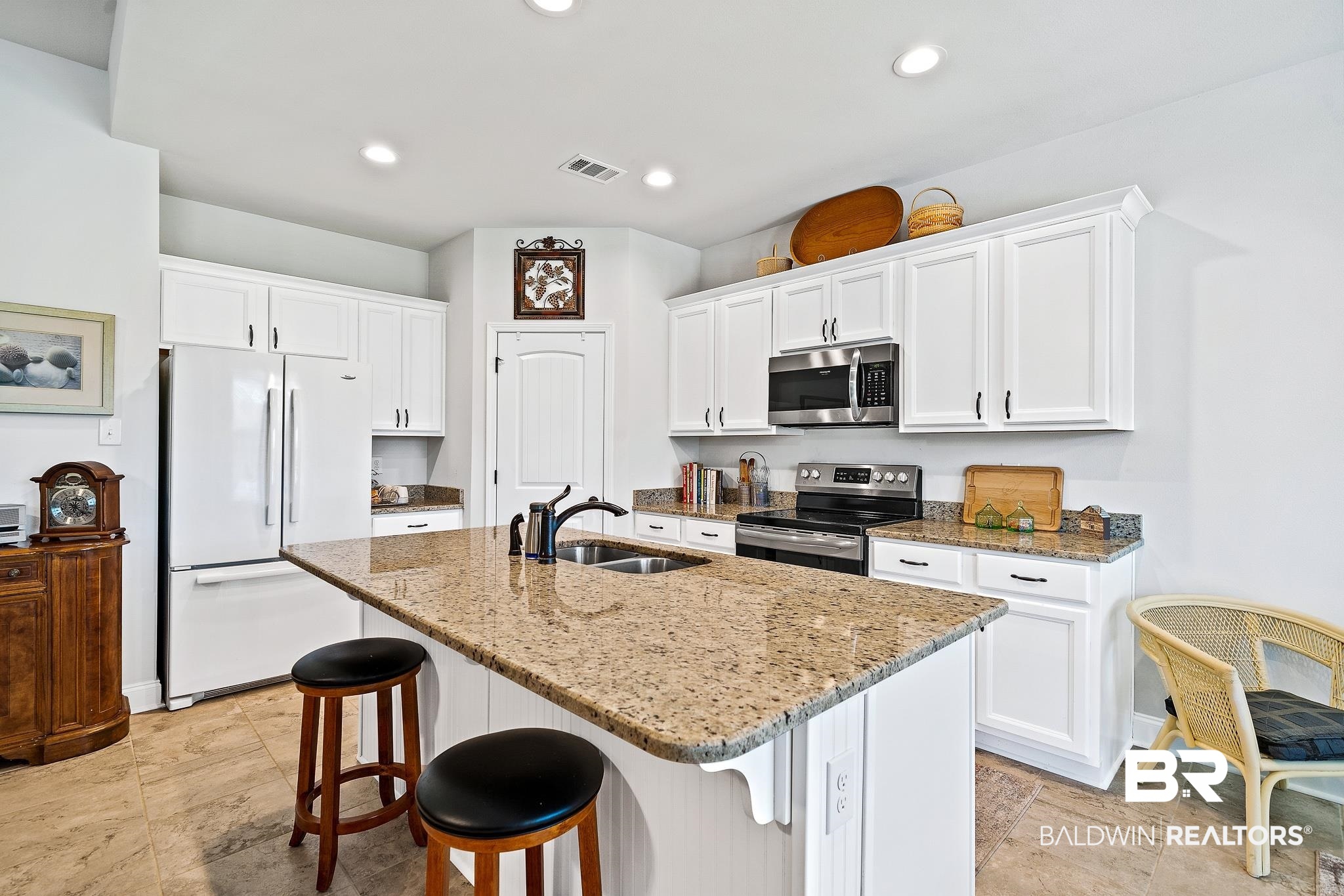 1379 Surrey Loop Foley, AL 36535 - Photo 3 of 36 Kitchen