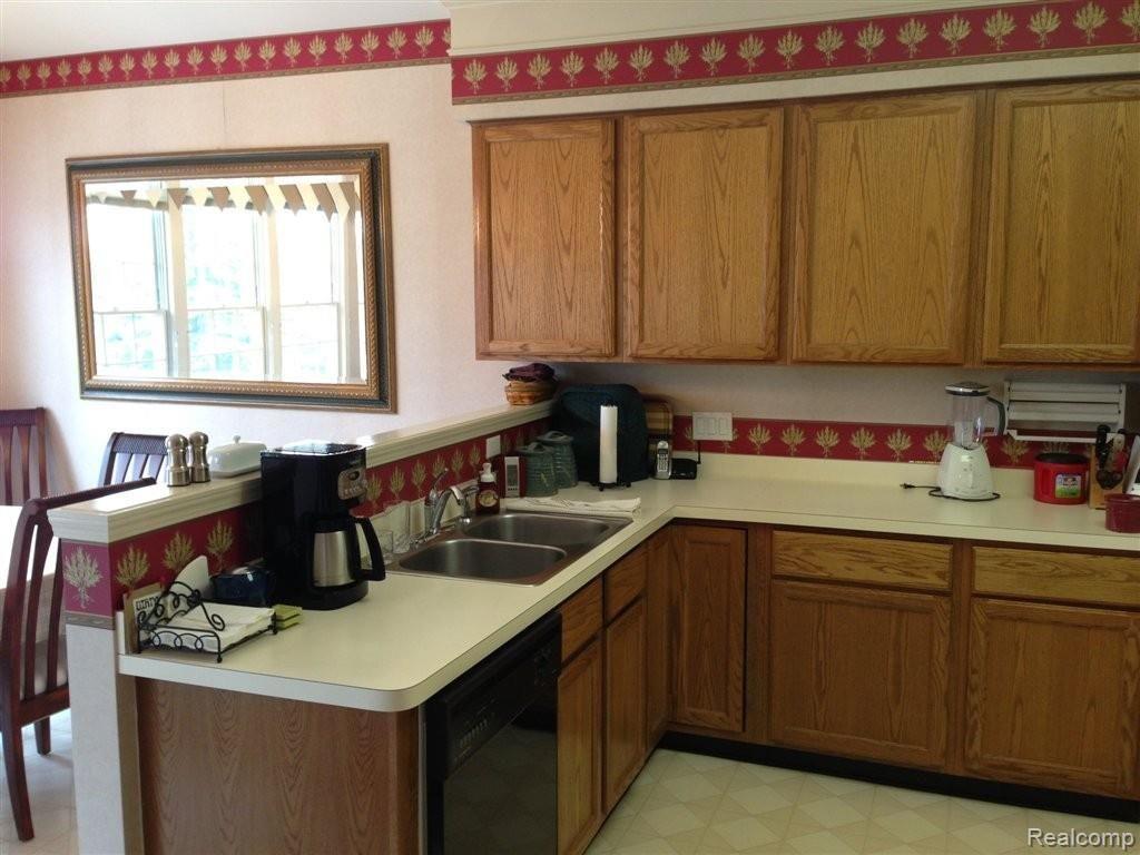 1400 Copper Circle Rochester, MI 48306 - Photo 8 of 21 Kitchen 1.jpg