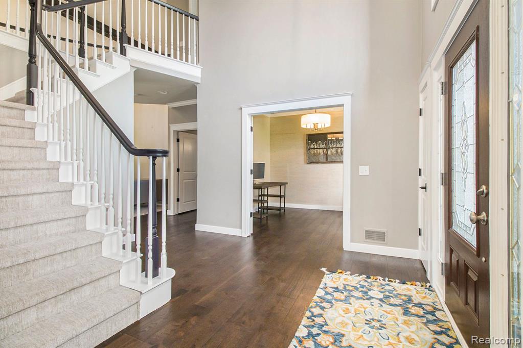 1316 Ross Lane Rochester, MI 48306 - Photo 4 of 52