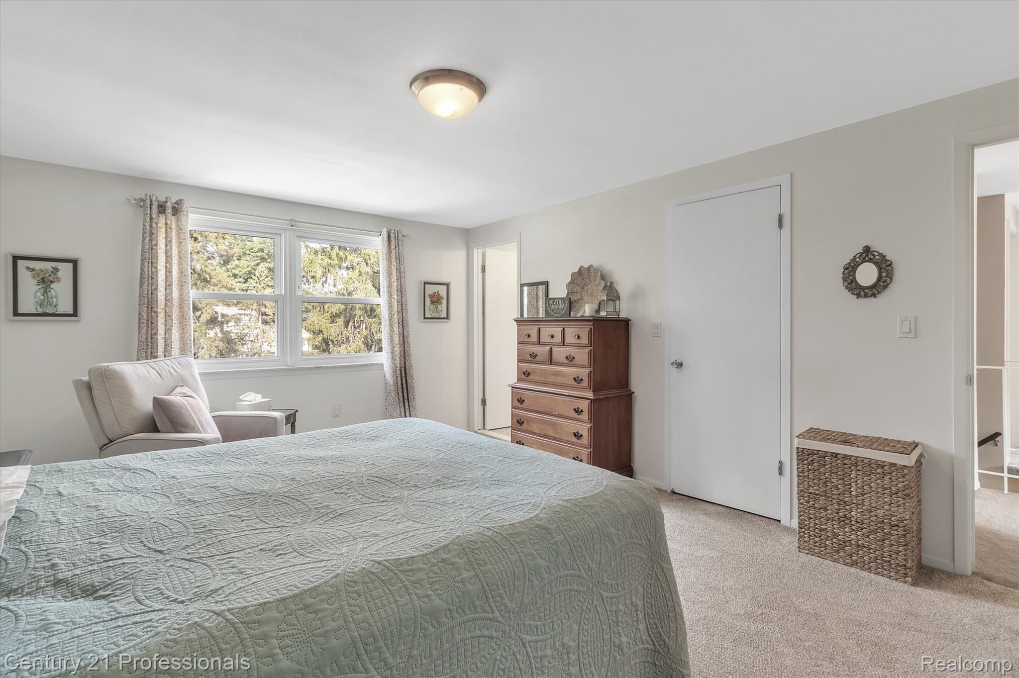 851 Hampton Circle Rochester, MI 48307 - Photo 39 of 50 39-851 Hampton Cir-Windowstill-Real-Estate-Photography-40.jpg
