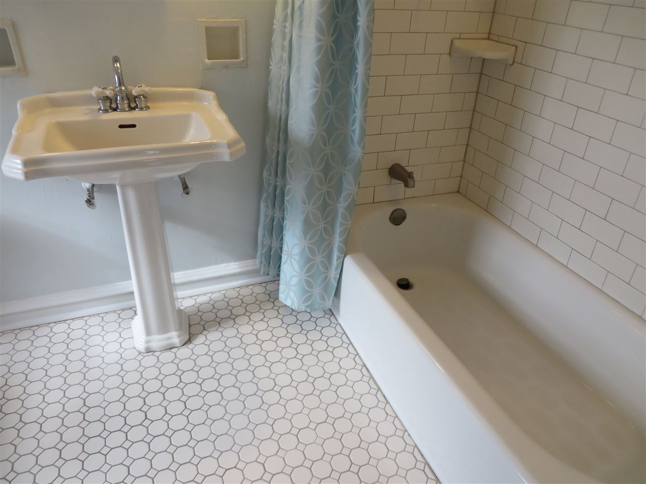 2356 West Warwick Road Muncie, IN 47304 - Photo 27 of 36 Gallery Image 27