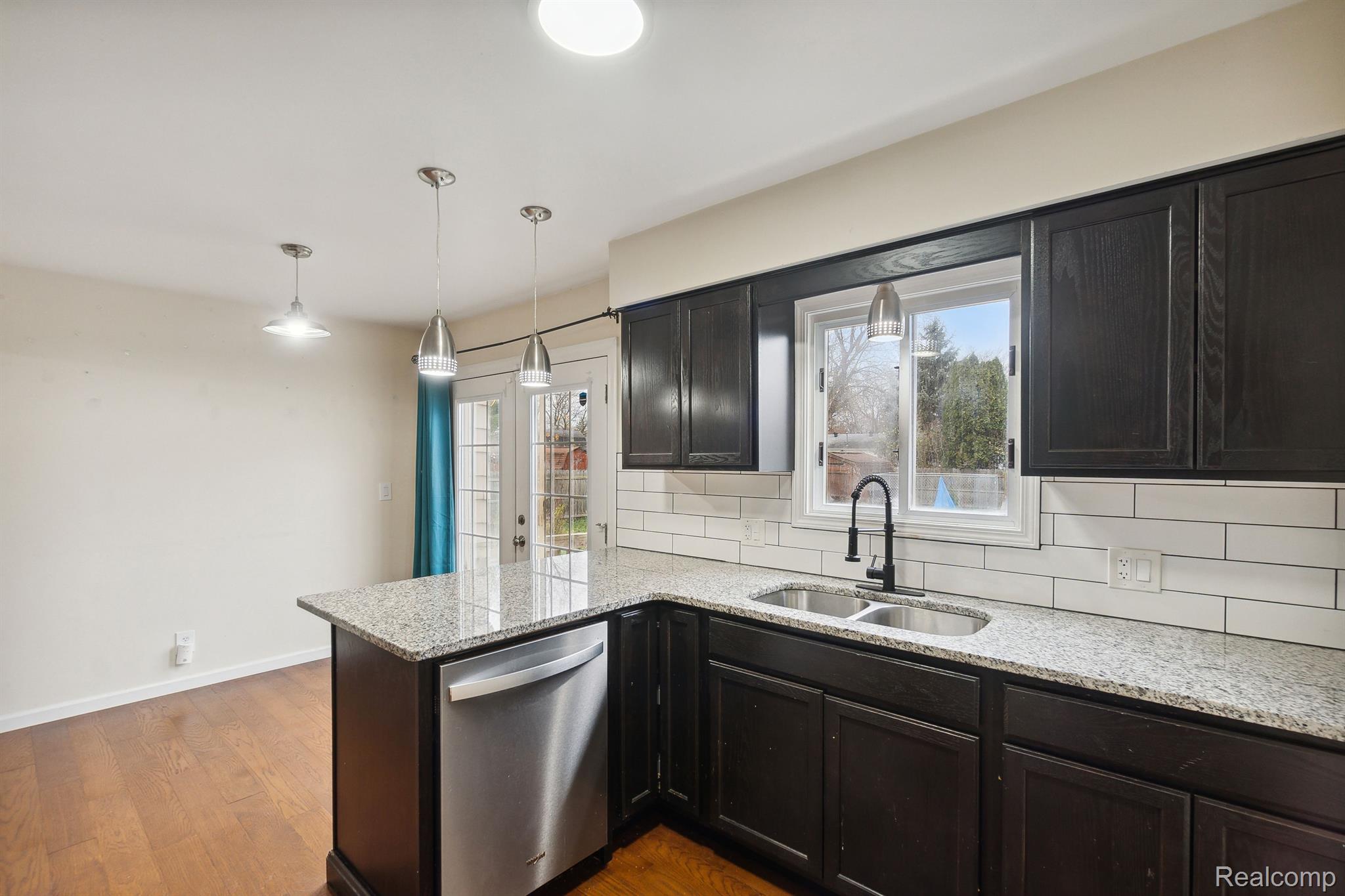 2464 West Maple Avenue Flint, MI 48507 - Photo 14 of 35 Gallery Image 14