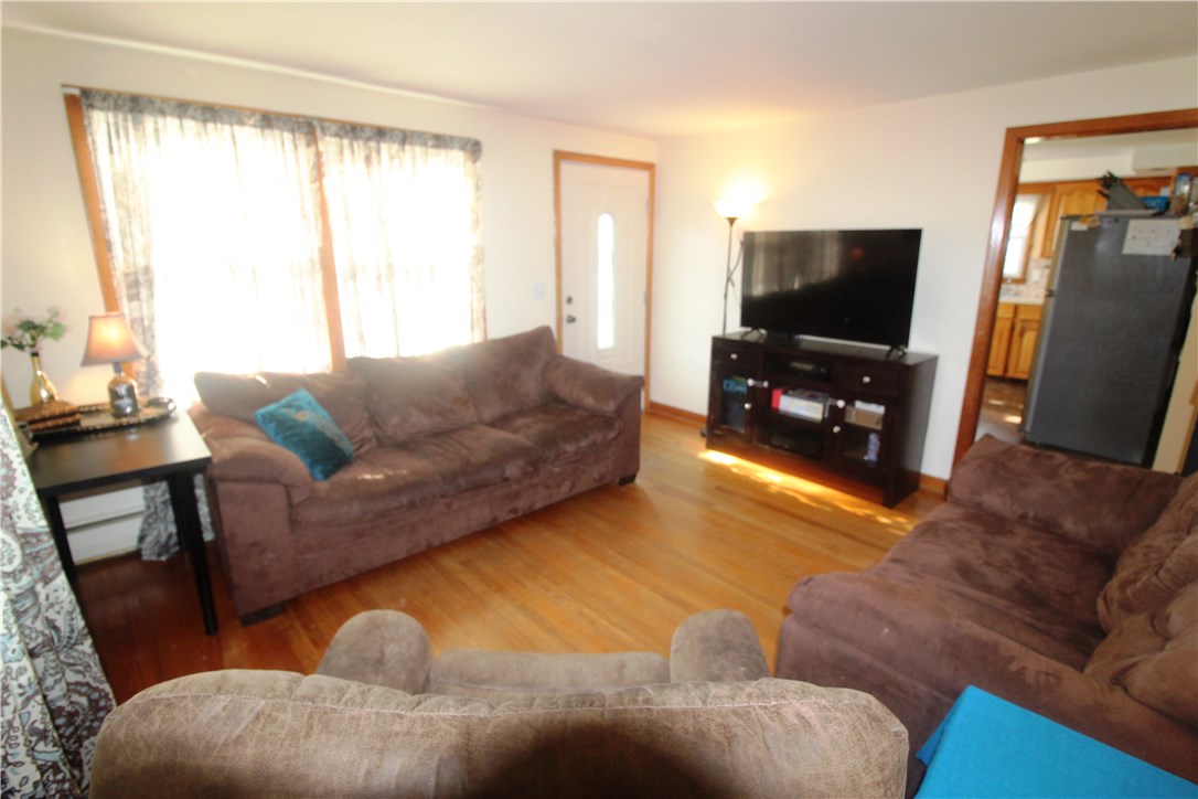 78 Windsor Road Pawtucket, RI 02861 - Photo 5 of 31