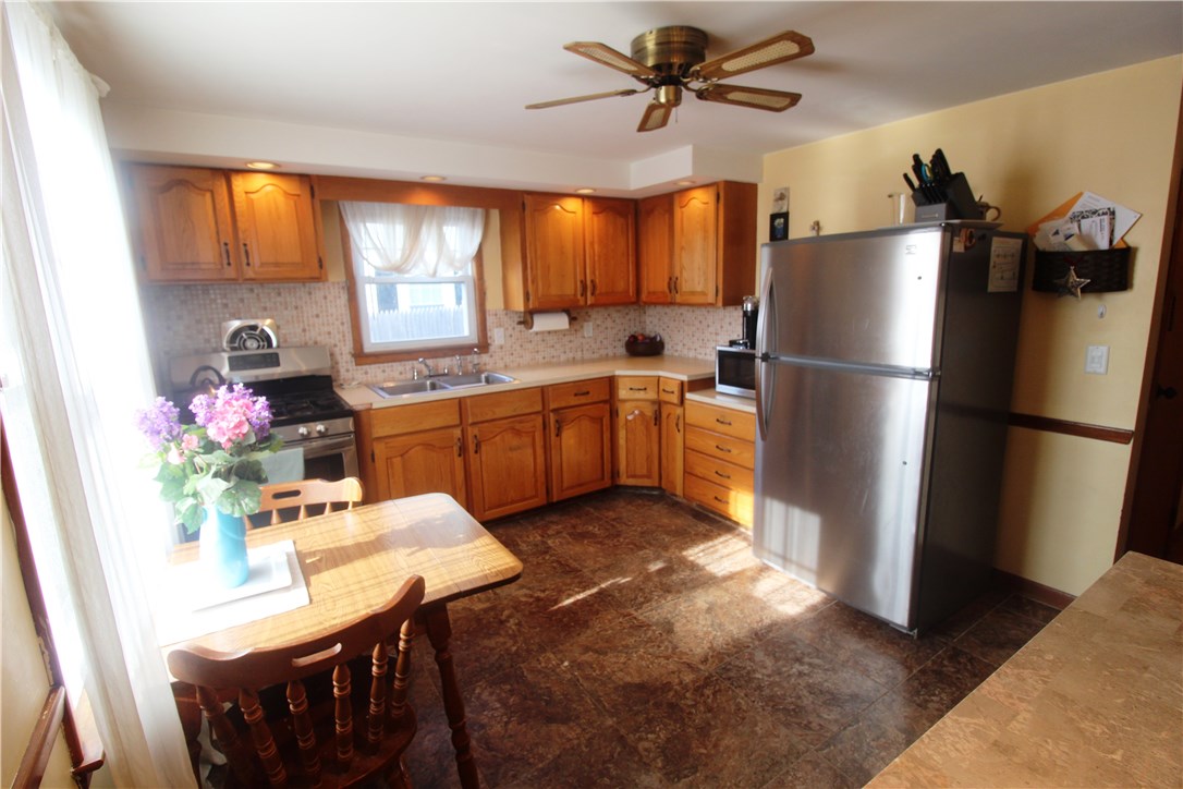78 Windsor Road Pawtucket, RI 02861 - Photo 6 of 31