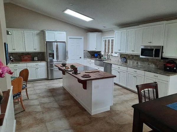 $1,390,000 | 155 31st Avenue Southwest, Vero Beach, FL 32968