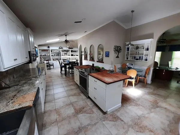 $1,390,000 | 155 31st Avenue Southwest, Vero Beach, FL 32968