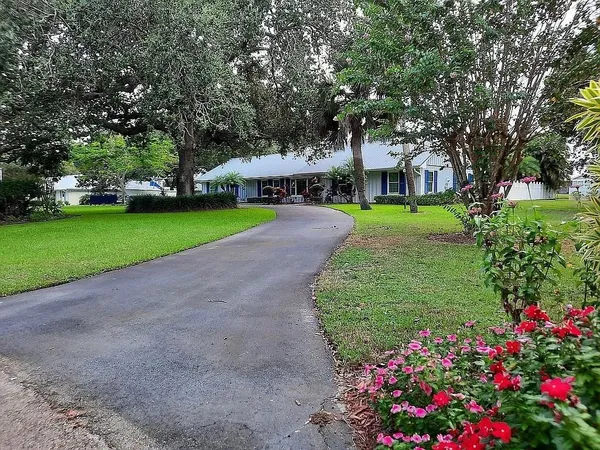 $1,390,000 | 155 31st Avenue Southwest, Vero Beach, FL 32968