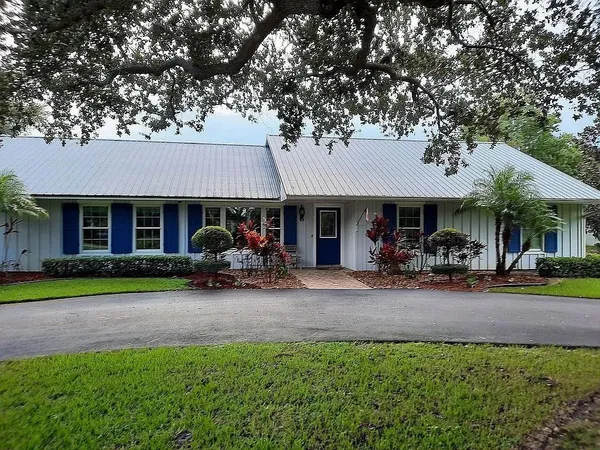 $1,390,000 | 155 31st Avenue Southwest, Vero Beach, FL 32968