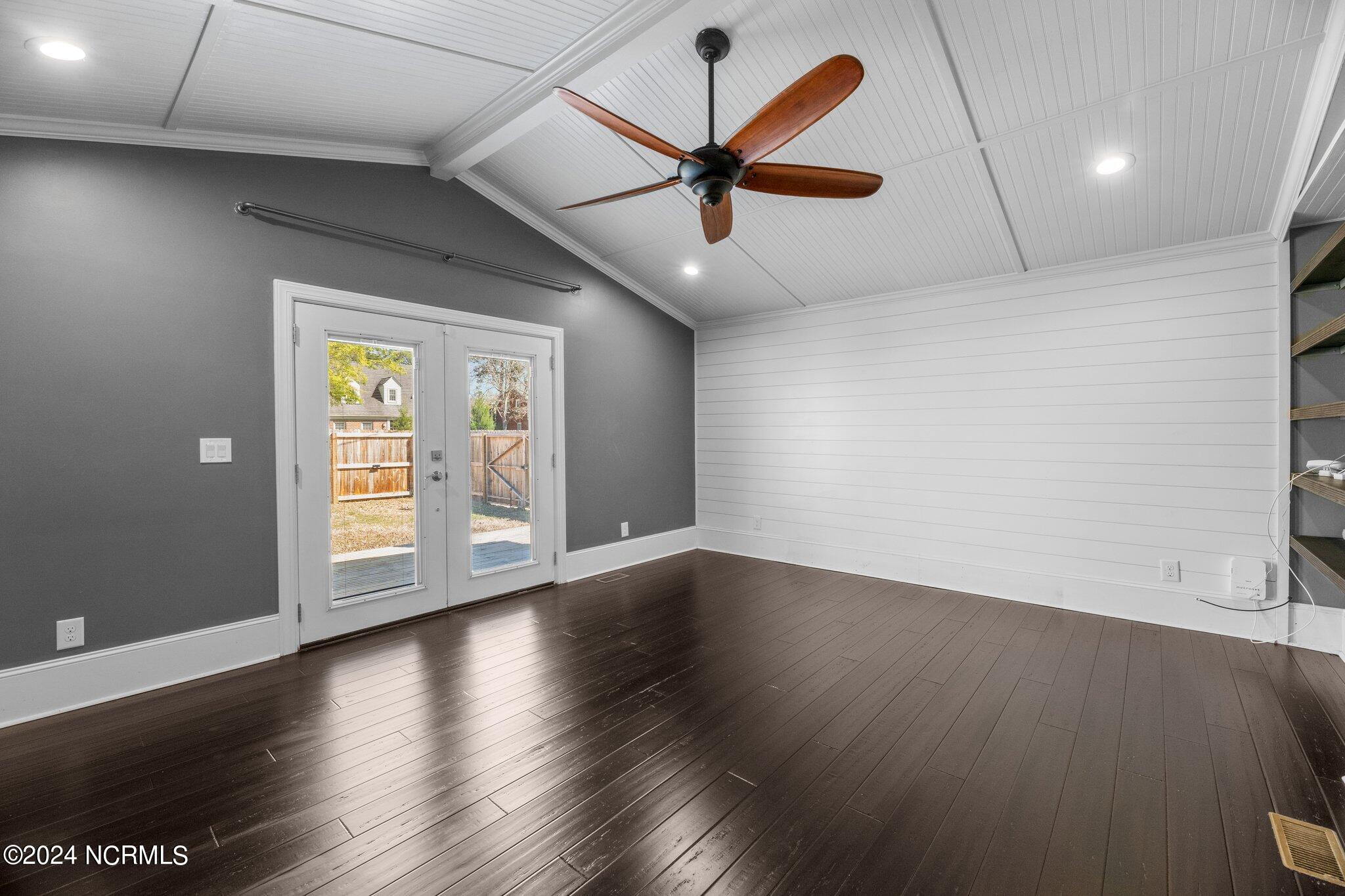 1502 Rhem Avenue New Bern, NC 28560 - Photo 21 of 67 30-web-or-mls-DSC_2345