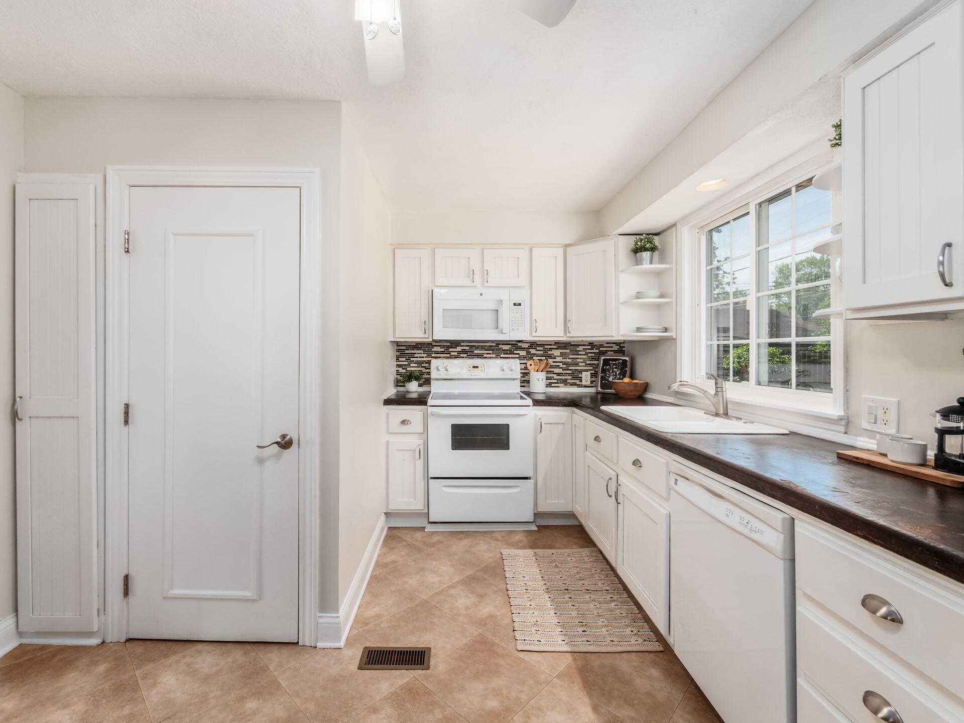 2356 Swansea Road Columbus, OH 43221 - Photo 12 of 64 Kitchen