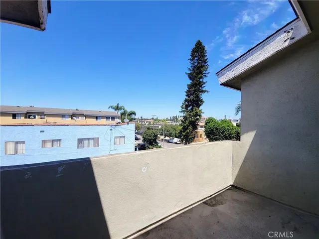 $2,495 | 1201 Belmont Avenue, Unit 302, Long Beach, CA 90804