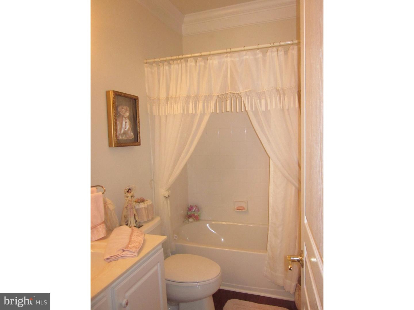 39 Emery Way Delanco, NJ 08075 - Photo 7 of 21 Bathroom