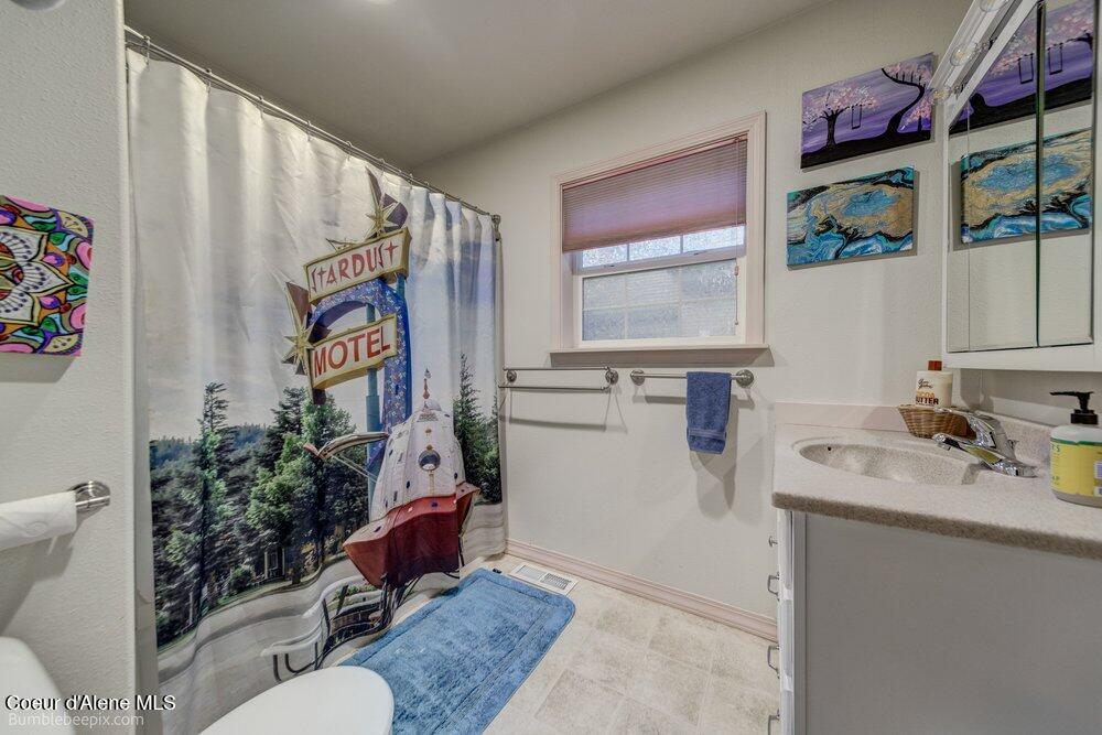 620 Pearl Street Wallace, ID 83873 - Photo 14 of 29 Bathroom