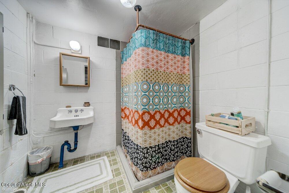 620 Pearl Street Wallace, ID 83873 - Photo 24 of 29 Bathroom