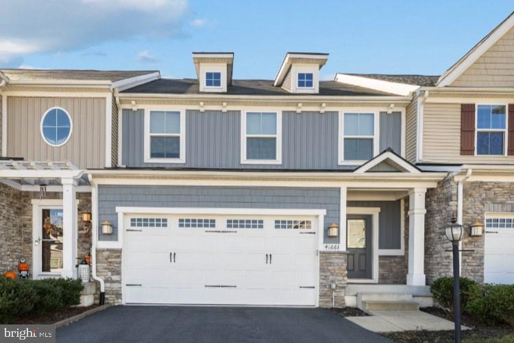 41661 McMonagle Square Aldie, VA 20105 - Photo 1 of 28