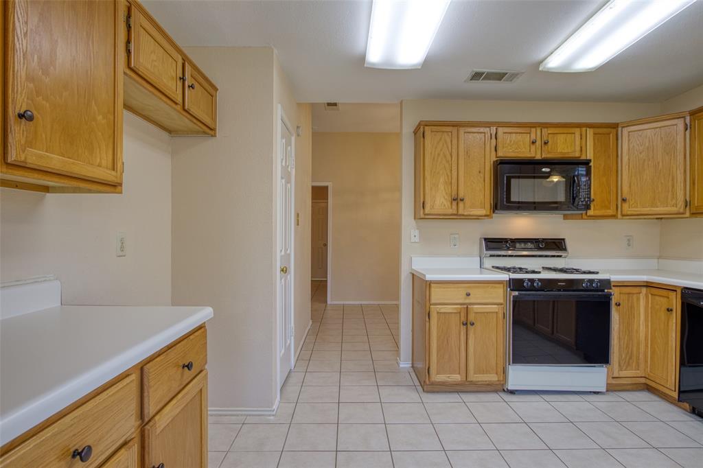1411 Rivercrest Boulevard Allen, TX 75002 - Photo 6 of 27