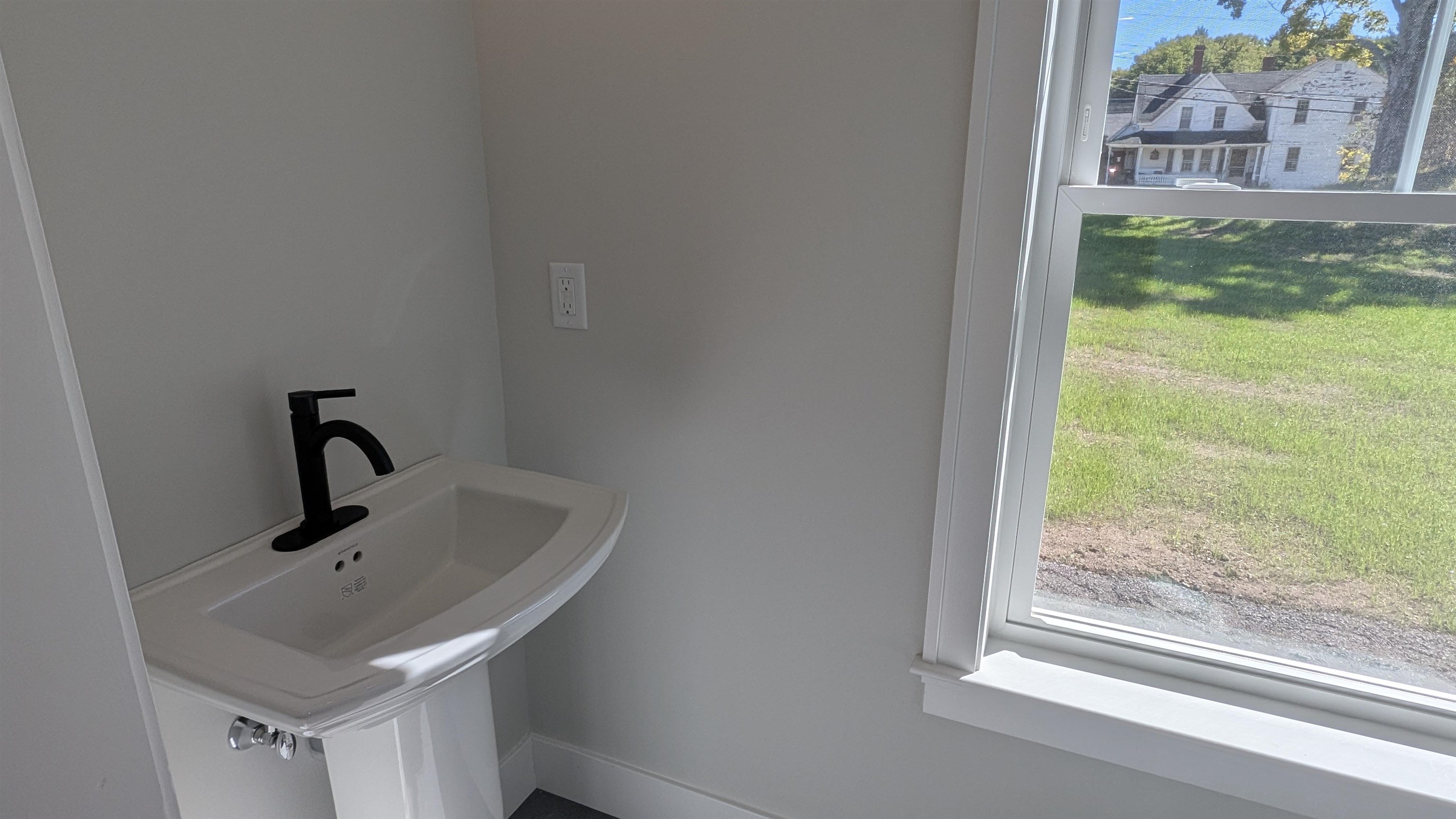 297 Sandown Road, Unit 72 Fremont, NH 03044 - Photo 30 of 58 Gallery Image 30