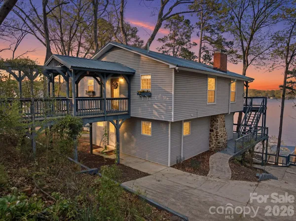 $925,000 | 547 Lakeshore Drive, Norwood, NC 28128