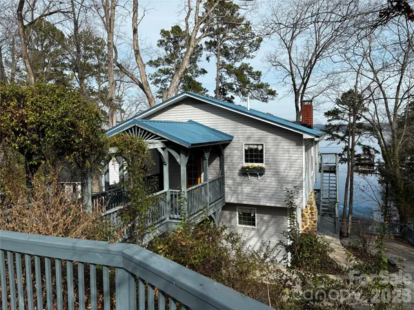 $925,000 | 547 Lakeshore Drive, Norwood, NC 28128