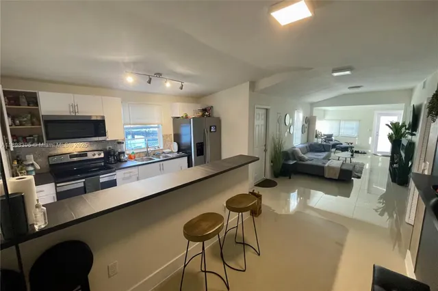 $3,000 | 3132 Northwest 43rd Street, Miami, FL 33142