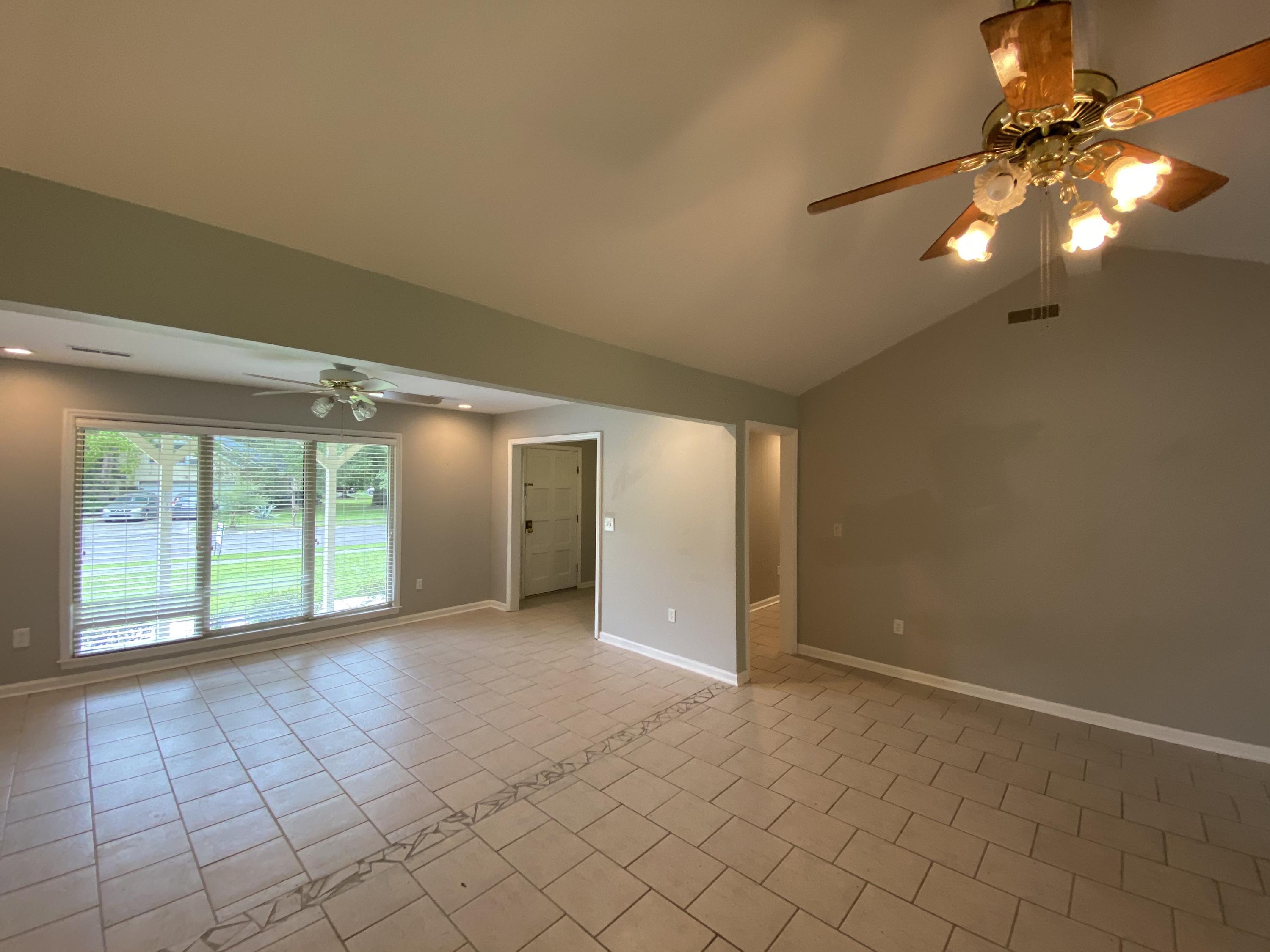 1824 Banbury Road Charleston, SC 29414 - Photo 9 of 25 XO36dbeIQCKwMmIJxYY4tQ