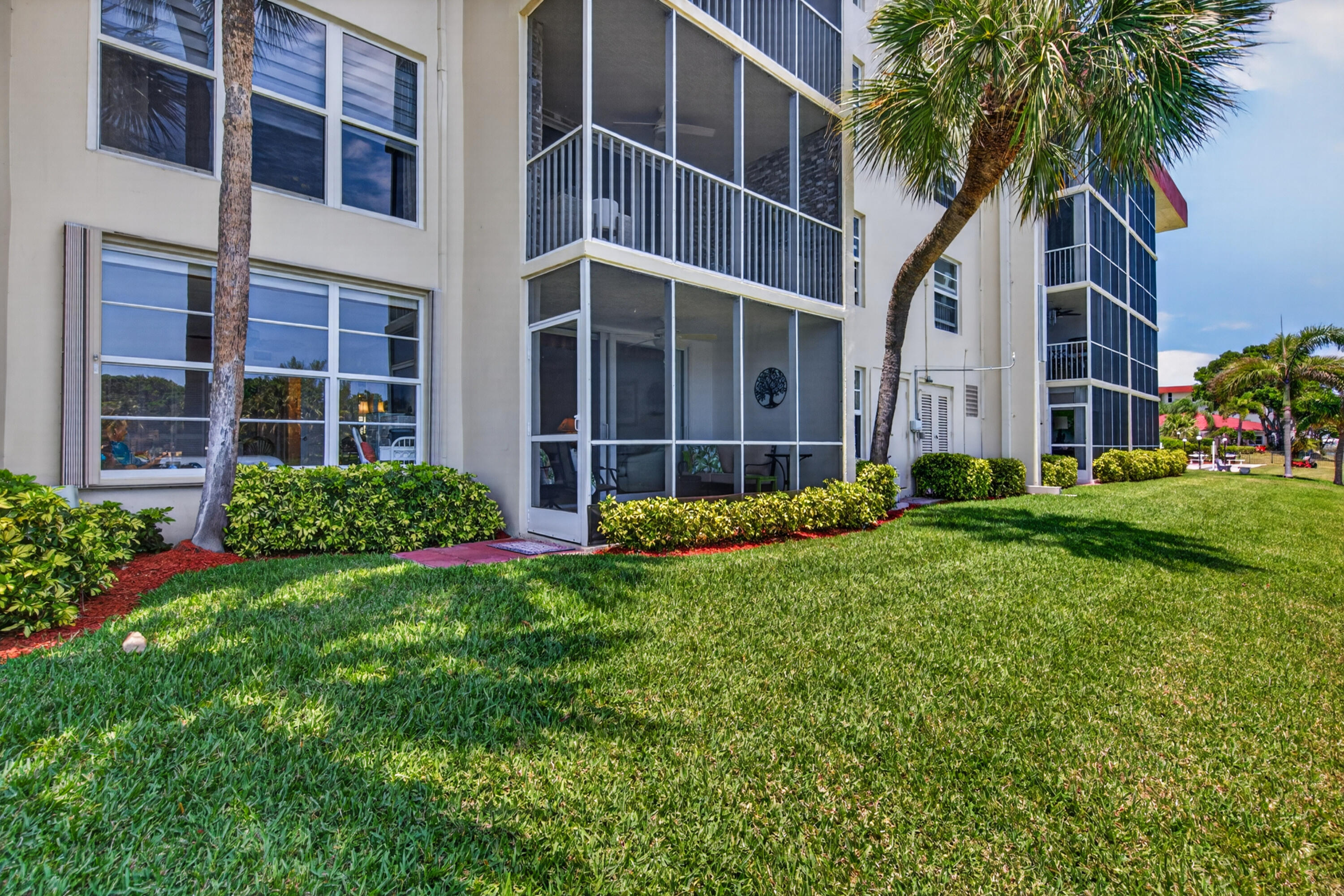 3100 Northeast 48th Court Lighthouse Point, FL 33064 - Photo 3 of 45 balistreri-29
