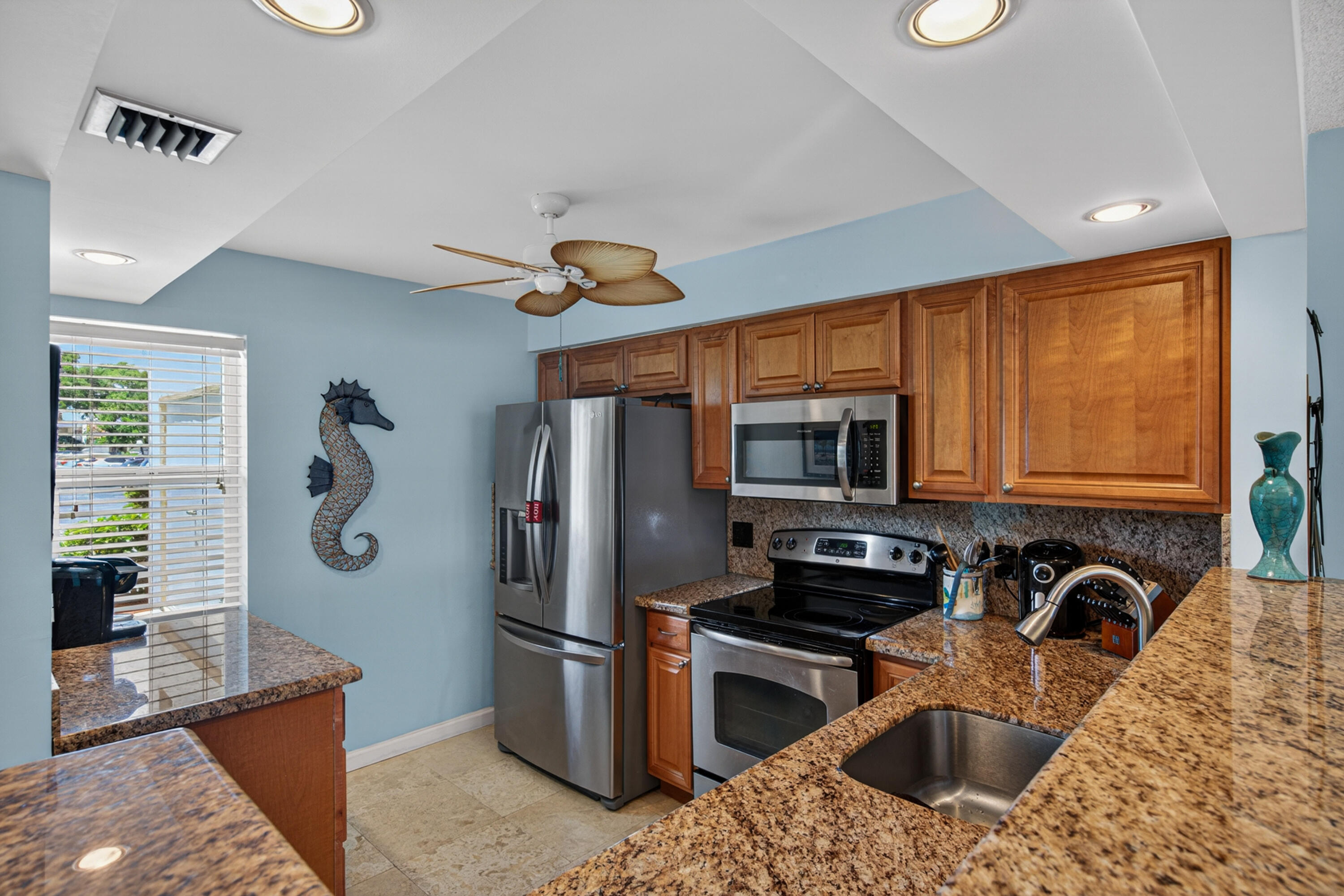 3100 Northeast 48th Court Lighthouse Point, FL 33064 - Photo 9 of 45 balistreri-42