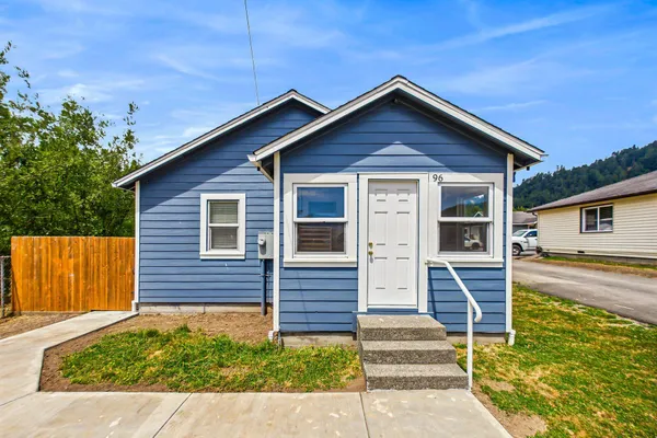 $315,500 | 96 Painter Street, Rio Dell, CA 95562