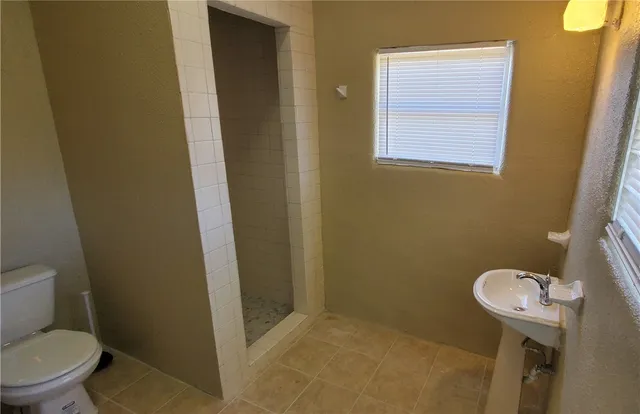 $2,100 | 428 West Ave A, Kingsville, TX 78363