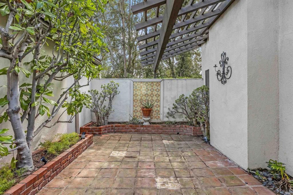 16902 Via De Santa Fe, Unit 7 Rancho Santa Fe, CA 92091 - Photo 4 of 18