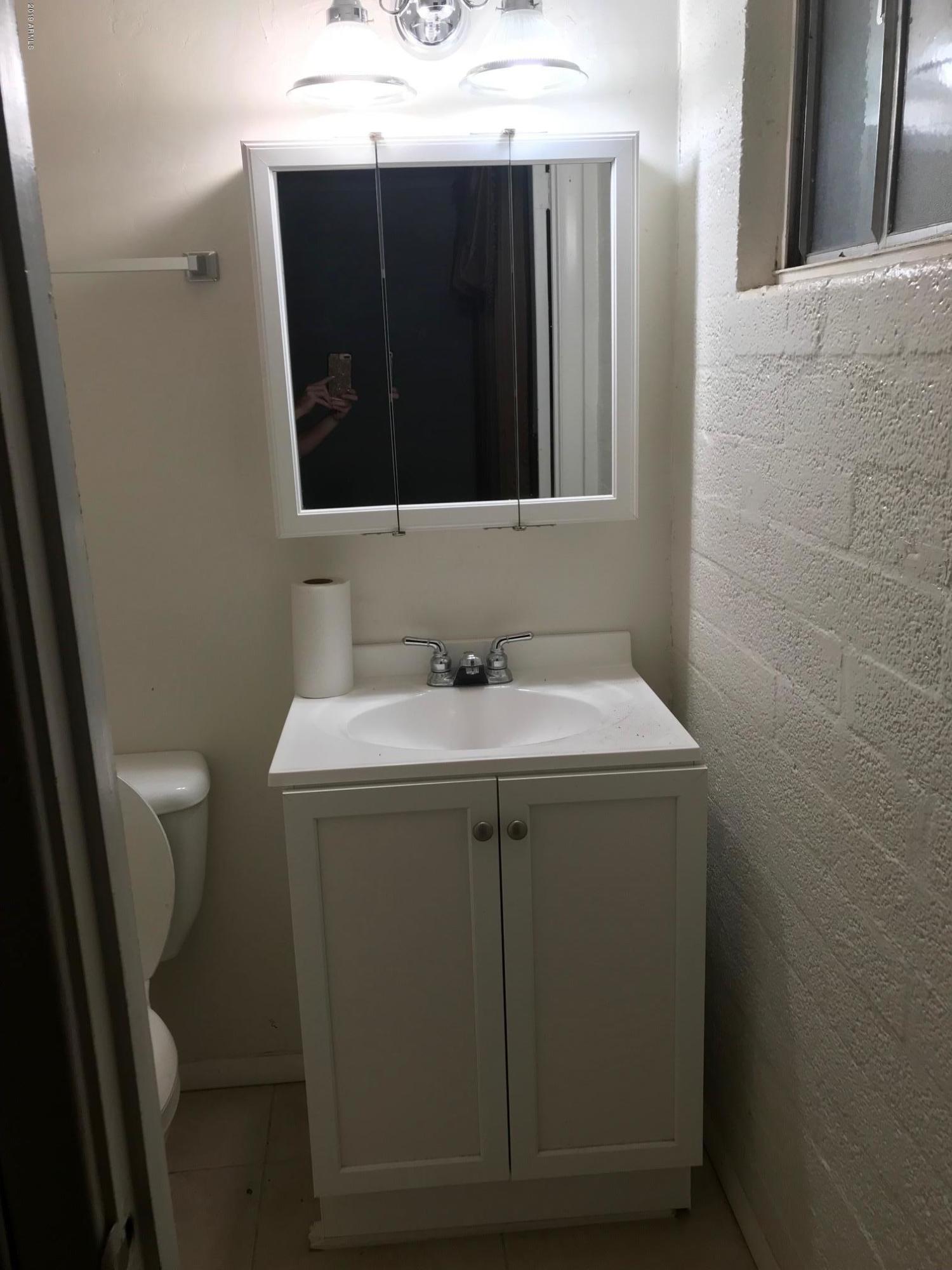 317 Hartford Road Kearny, AZ 85137 - Photo 18 of 24 Master bath