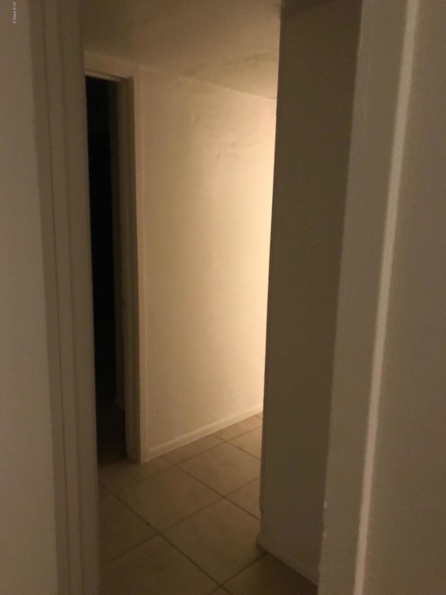 317 Hartford Road Kearny, AZ 85137 - Photo 21 of 24 Hallway