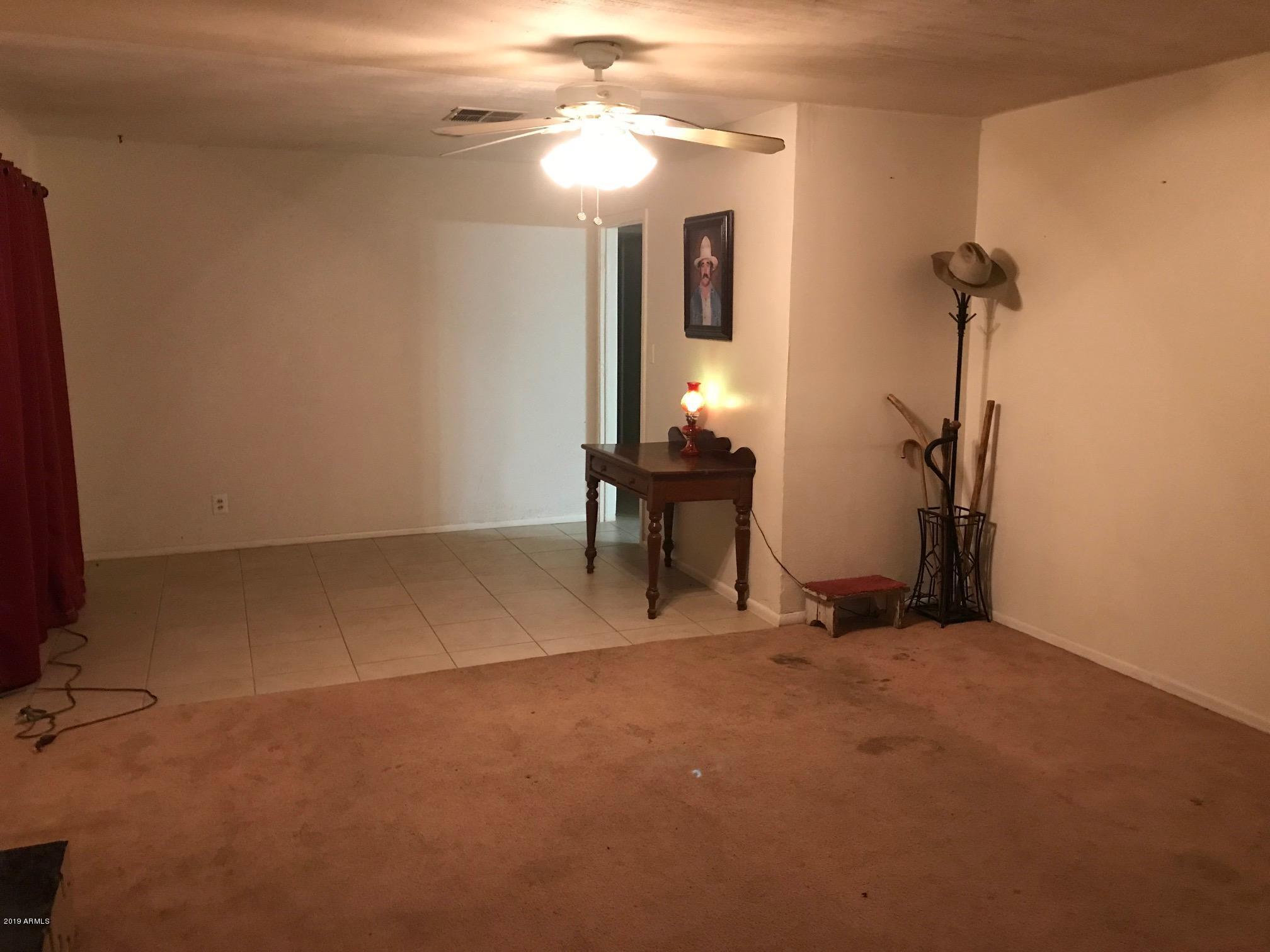 317 Hartford Road Kearny, AZ 85137 - Photo 10 of 24 living rm