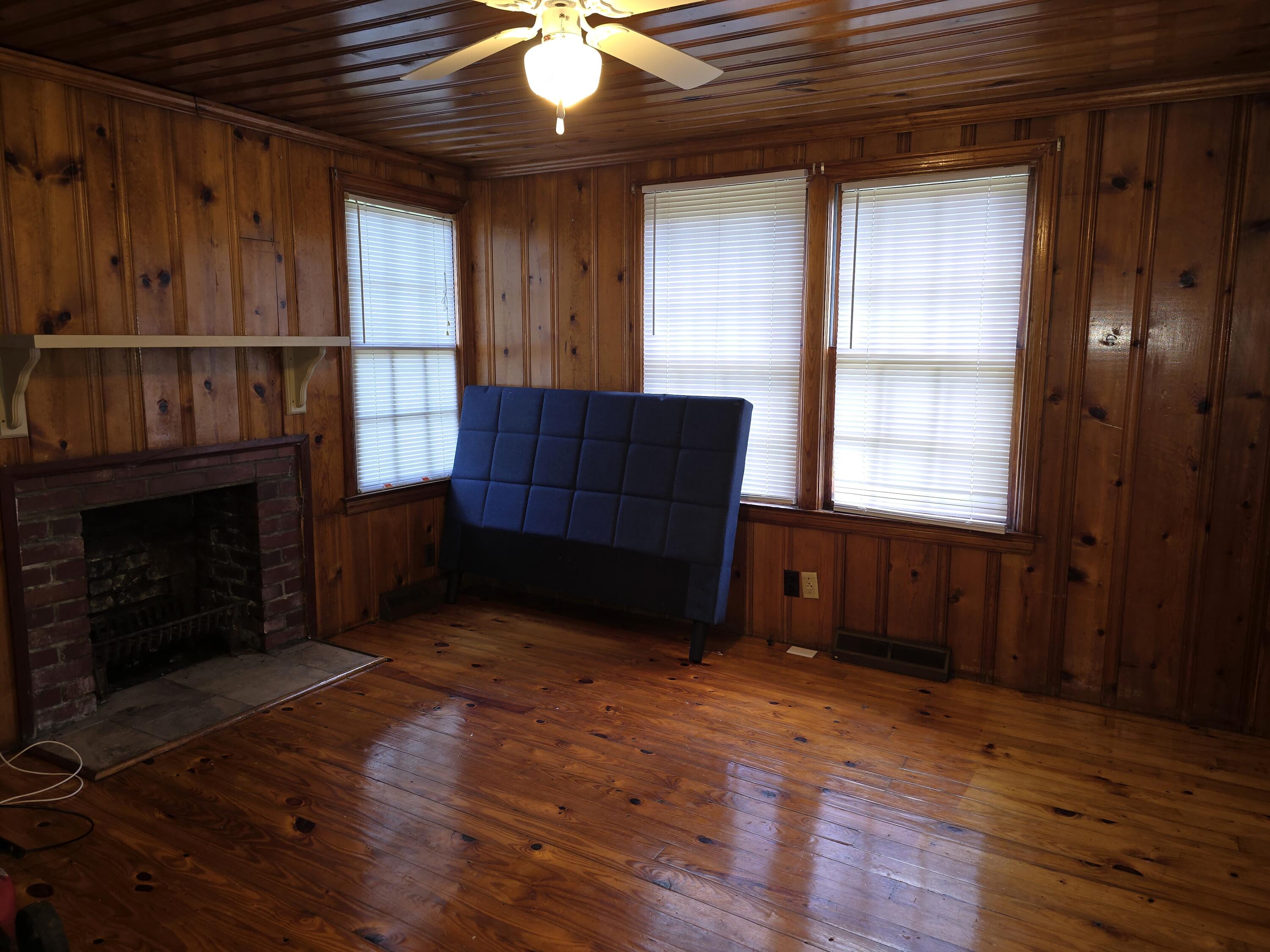 5306 Springfield Road Williston, SC 29853 - Photo 4 of 18 Gallery Image 4