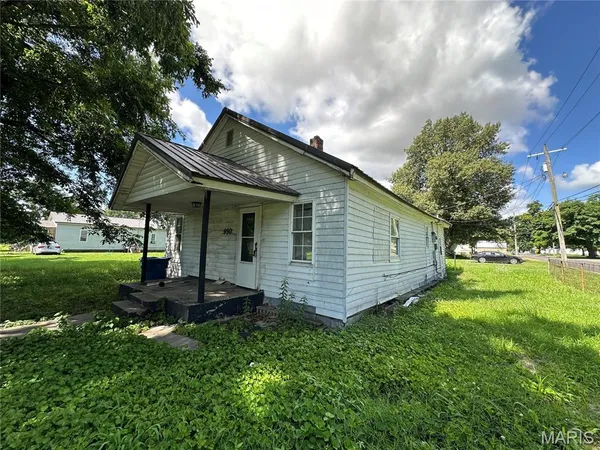 $24,900 | 950 2nd Street, New Madrid, MO 63869