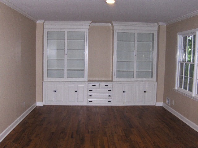 4660 Arkwright Road Macon, GA 31210 - Photo 5 of 32 an empty room with cabinet