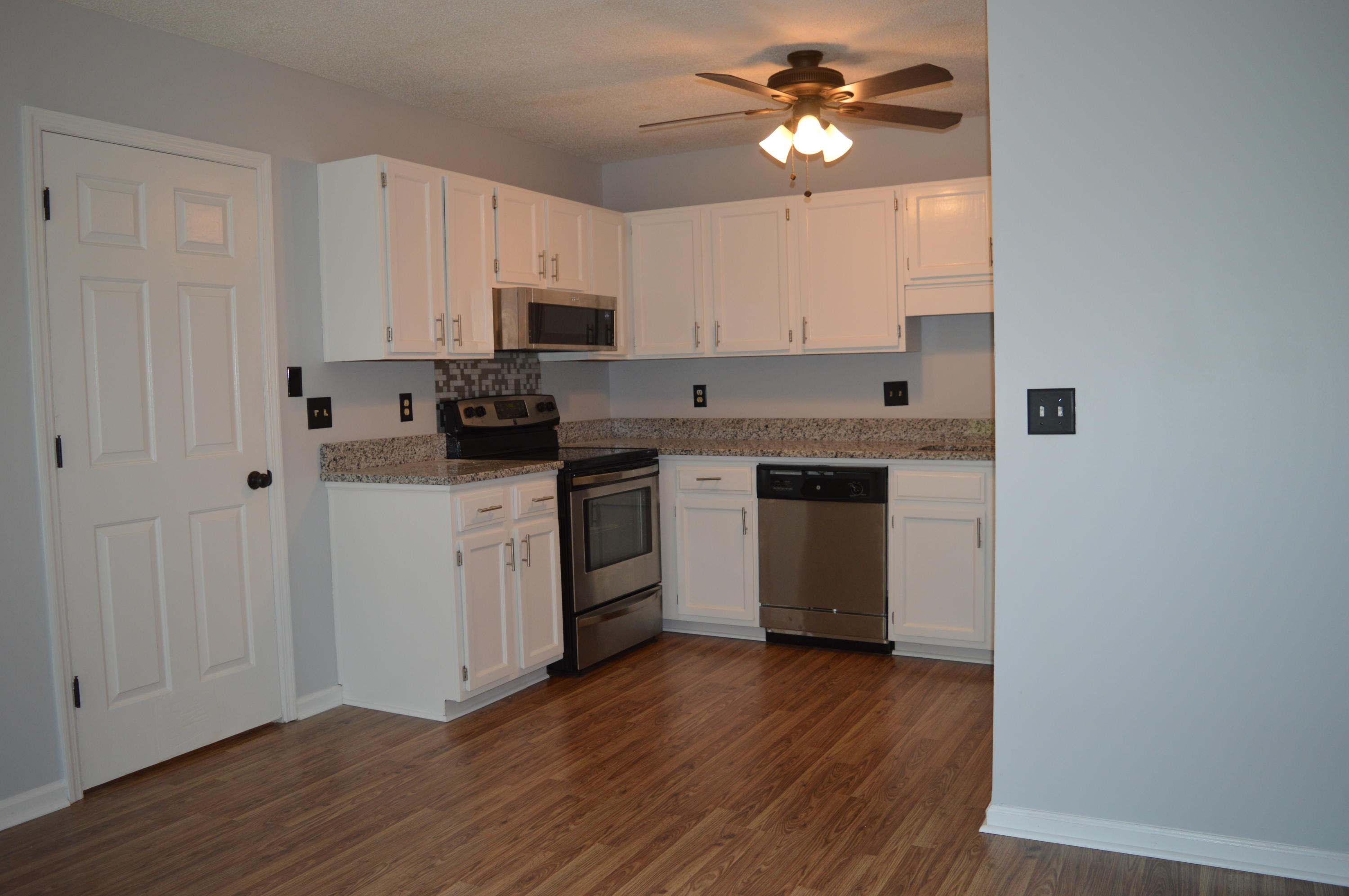 410 Hamlet Road Summerville, SC 29485 - Photo 5 of 15 DSC_0437