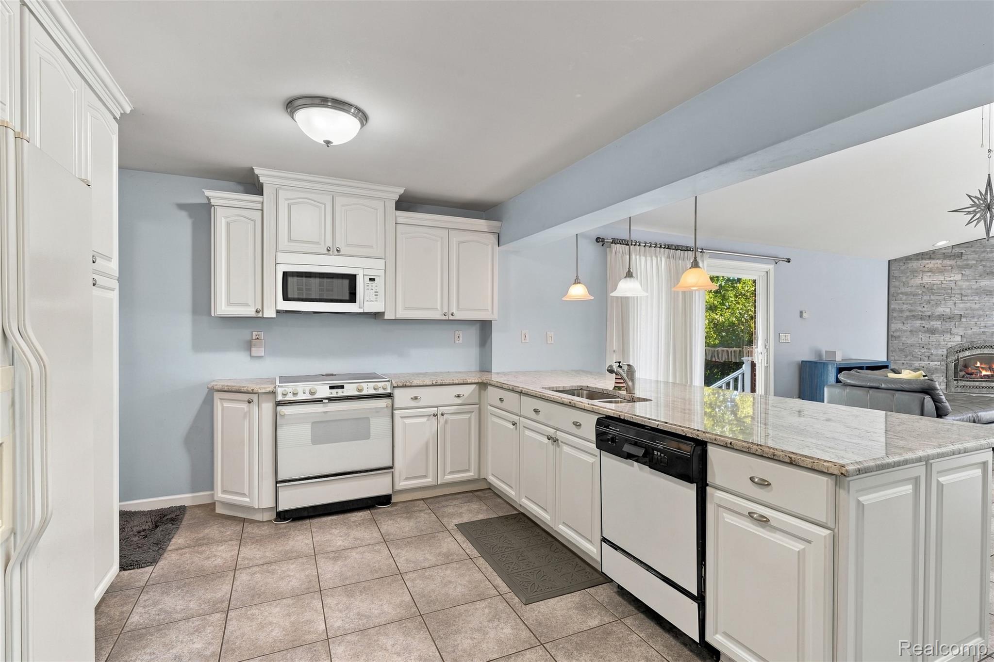 804 East Avon Road Rochester, MI 48307 - Photo 15 of 59 804 e avon rd-14.jpg