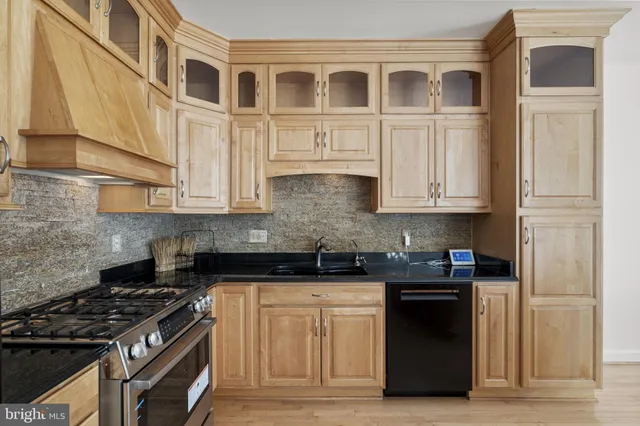 $840,000 | 10505 Captain John Smith Court, Fairfax, VA 22030